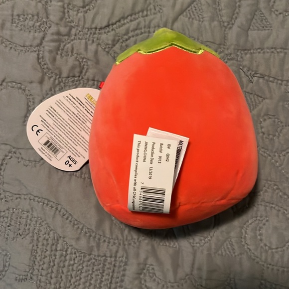 Squishmallows 5.5 inch “Scarlet” Plush Strawberry Toy - Picture 2 of 6